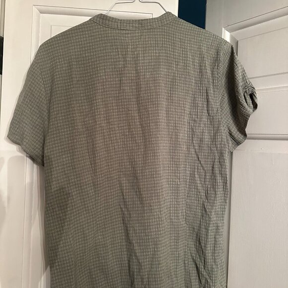 Green Blouse, Perfect for Spring/Summer - Picture 2 of 4